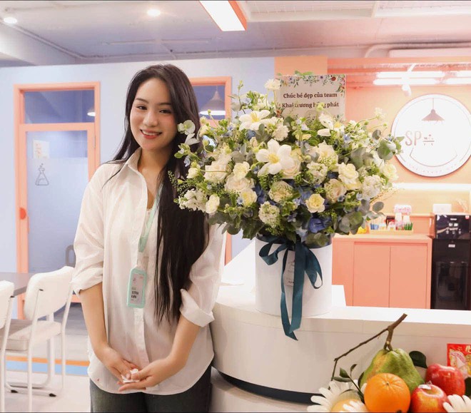 So k&egrave; nhan sắc "một ch&iacute;n một mười" của 2 &aacute;i nữ h&agrave;o m&ocirc;n - Ảnh 8.