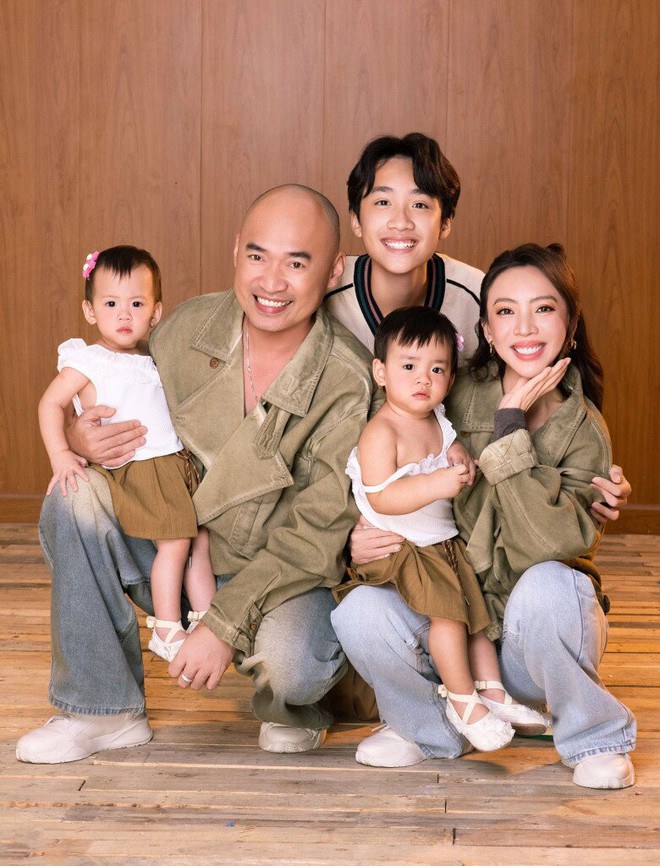 2 con gái Tiến Luật hào hứng ghé thăm vườn chim thú Đầm Sen, ngoại hình đúng chuẩn "Thu Trang phiên bản mini"- Ảnh 4.