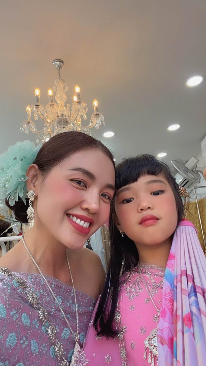 Con gái Quang Tuấn 6 tuổi đã cao vượt trội, nhập học lớp 1 được dân mạng nhắn nhủ điều đặc biệt - Ảnh 4.