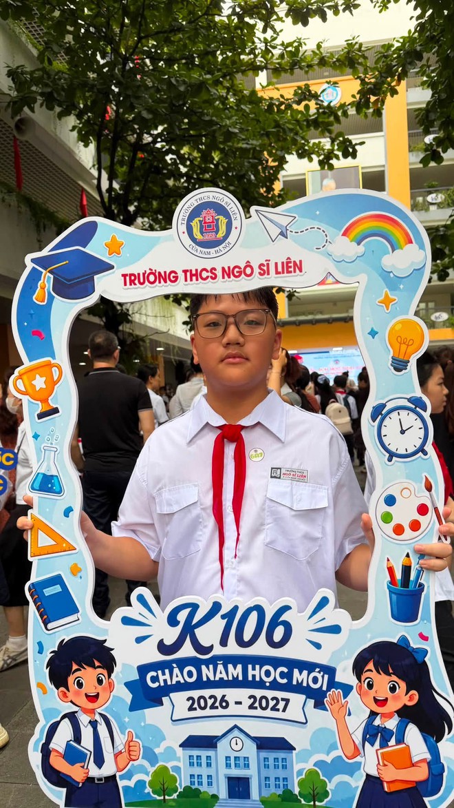 Con trai Thu Quỳnh ra dáng anh cả, người quen tiết lộ 1 điểm giống mẹ - Ảnh 1.