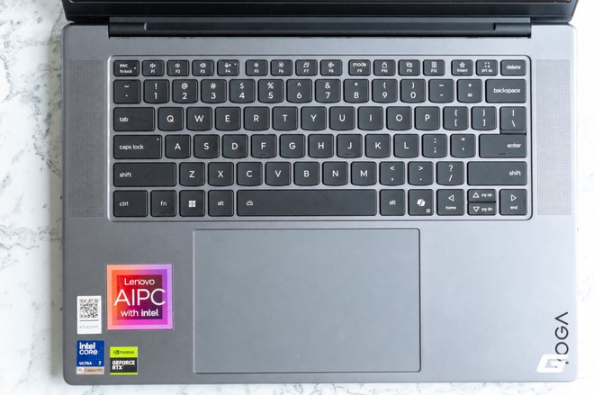 Đánh giá Lenovo Yoga Pro 7i 2026: Aura Edition không chỉ là tên gọi - “cái bắt tay” giữa Intel và Lenovo sau ba năm đã ra sao? - Ảnh 8.
