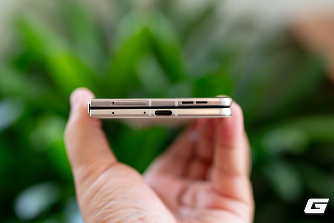 Cận cảnh Motorola Razr Fold: Kẻ đến sau nhưng không hề tỏ ra dè dặt- Ảnh 11.