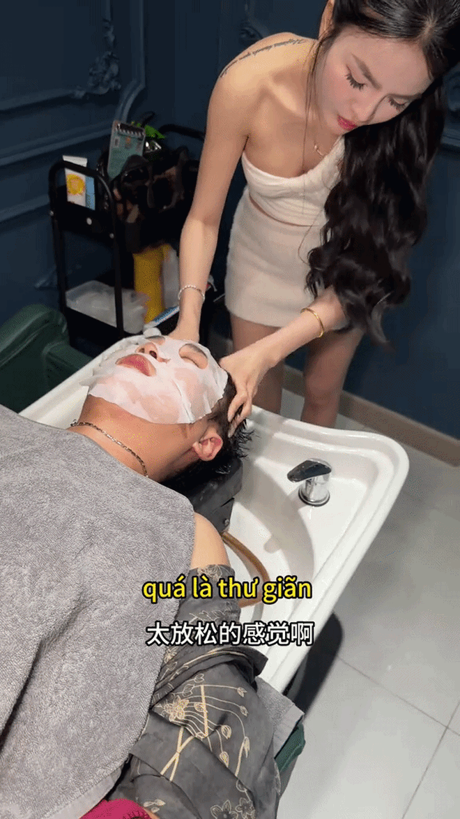Du khách bất ngờ khi trải nghiệm dịch vụ này tại Việt Nam.- Ảnh 2.