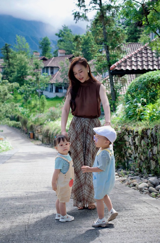 Phương Oanh khoe ảnh cặp sinh đôi mừng Tết Độc Lập, diện đồ nhìn dễ thương hết cỡ - Ảnh 7. Phương Oanh khoe ảnh cặp sinh đôi mừng Tết Độc Lập, diện đồ nhìn dễ thương hết cỡ - Ảnh 7.