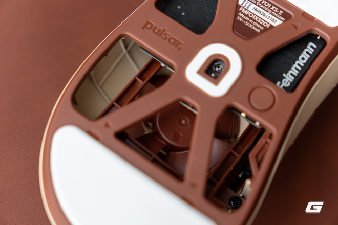 Mang hẳn quạt Noctua v&agrave;o Feinmann F01, Pulsar l&agrave;m ra con chuột &ldquo;m&aacute;t tay&rdquo; nhất t&ocirc;i từng d&ugrave;ng- Ảnh 12.