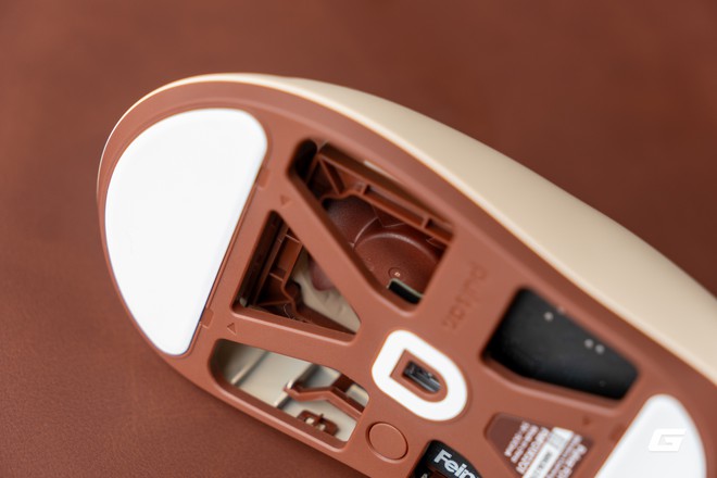 Mang hẳn quạt Noctua v&agrave;o Feinmann F01, Pulsar l&agrave;m ra con chuột &ldquo;m&aacute;t tay&rdquo; nhất t&ocirc;i từng d&ugrave;ng- Ảnh 13.