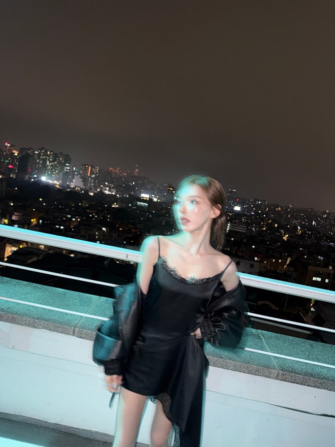 "Nấm l&ugrave;n showbiz" chỉ cao 1m55 vẫn mặc đẹp kh&ocirc;ng trượt ph&aacute;t n&agrave;o - Ảnh 5.
