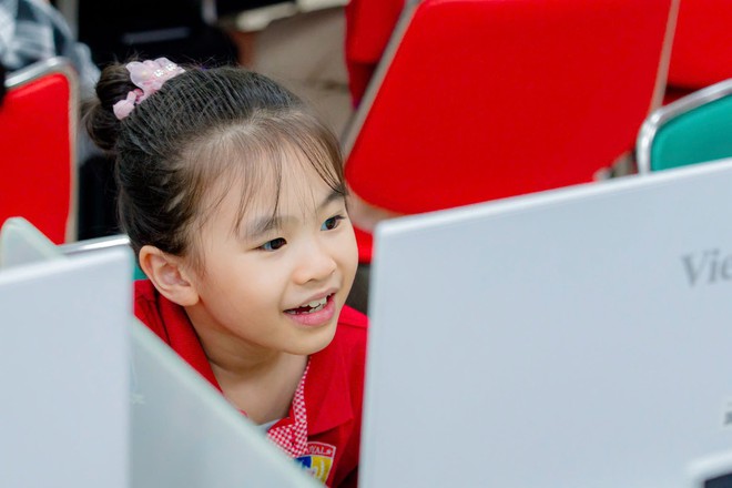 &ldquo;Chị đẹp&rdquo; sở hữu nhan sắc kh&ocirc;ng tuổi, mỗi đ&ecirc;m chỉ ngủ 2-3 tiếng để vắt sữa cho con - Ảnh 9.