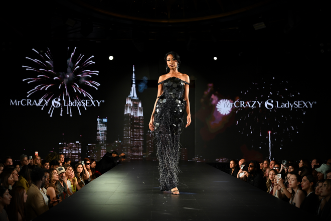 Mr CRAZY & Lady SEXY tr&igrave;nh l&agrave;ng BST Thu Đ&ocirc;ng 2026 tr&ecirc;n s&agrave;n diễn RUNWAY 7 danh tiếng của Mỹ - Ảnh 11.