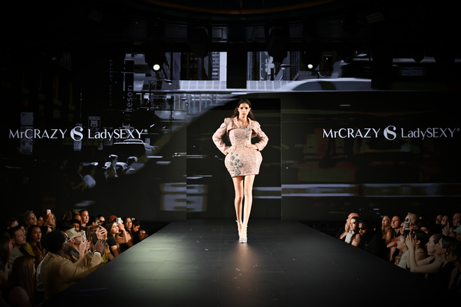 Mr CRAZY & Lady SEXY tr&igrave;nh l&agrave;ng BST Thu Đ&ocirc;ng 2026 tr&ecirc;n s&agrave;n diễn RUNWAY 7 danh tiếng của Mỹ - Ảnh 12.