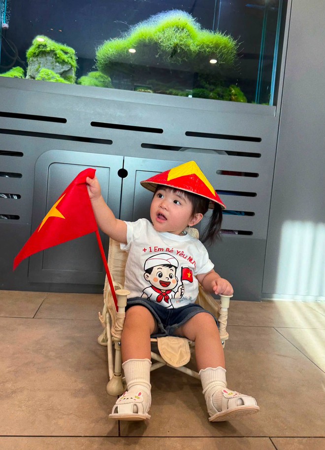 Con gái Puka giống ba như đúc, dứt khoát về phe ba khiến mẹ chỉ biết ngậm ngùi - Ảnh 4.