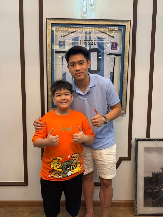 Con trai Nhật Kim Anh cao lớn lại điển trai, gây sốt với khoảnh khắc chụp ảnh cùng Đình Bắc - Ảnh 10.