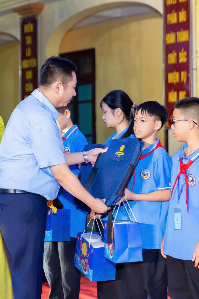 Trăng chỉ thật sự tr&ograve;n khi niềm vui đến với mọi trẻ em - Ảnh 8.