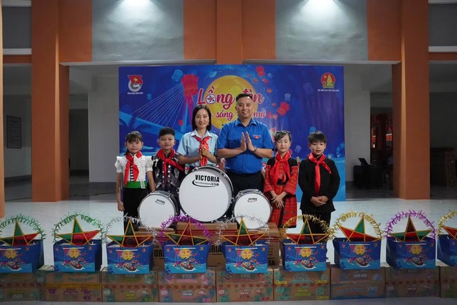 Trăng chỉ thật sự tr&ograve;n khi niềm vui đến với mọi trẻ em - Ảnh 7.