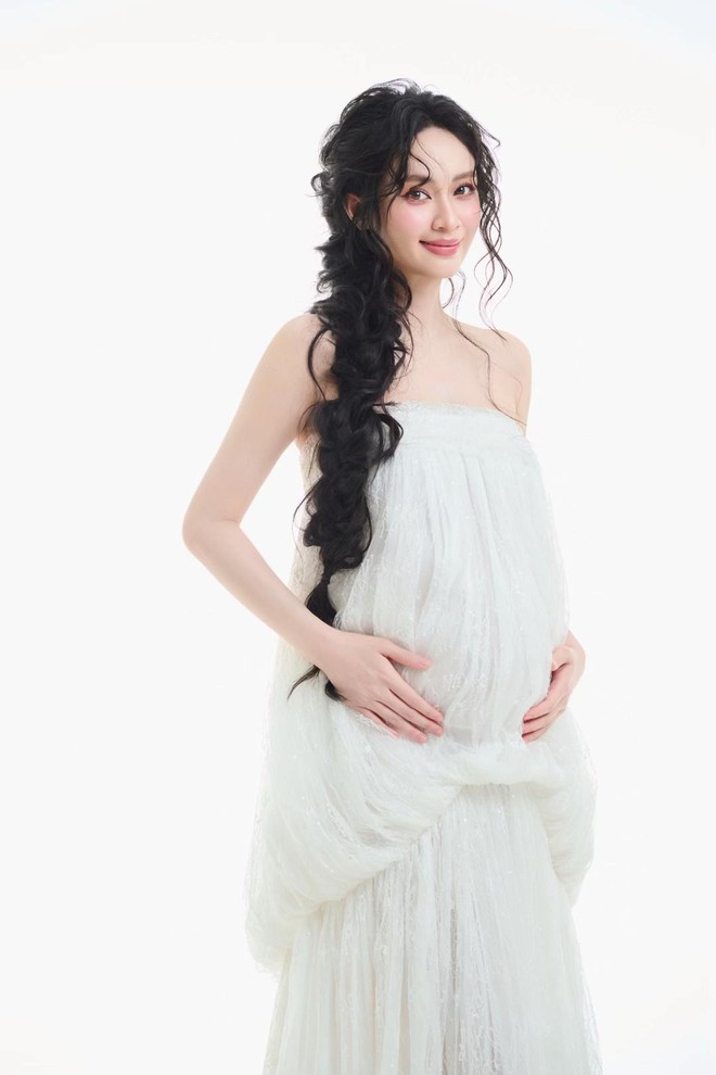 Vũ Thúy Quỳnh được thiếu gia Đức Phạm dành đặc quyền khi bầu bí - Ảnh 5.