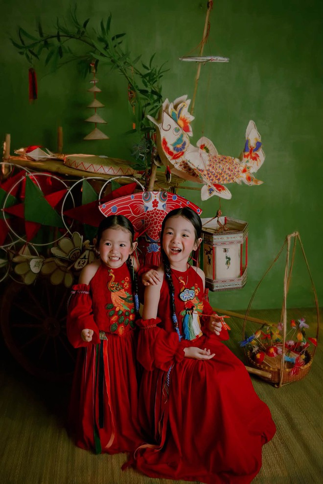 2 con gái Trương Mỹ Nhân diện đồ Trung thu xinh yêu khó tả, ngoại hình chuẩn bản sao của mẹ - Ảnh 3.