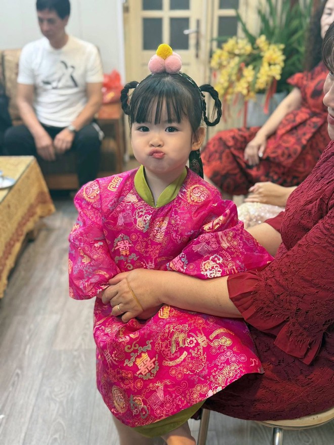 Con g&aacute;i Hoa hậu Đỗ Mỹ Linh học to&aacute;n, d&acirc;n t&igrave;nh trầm trồ &ldquo;100 cuộc gọi nhỡ từ văn ph&ograve;ng tuyển sinh Havard&rdquo;- Ảnh 3.