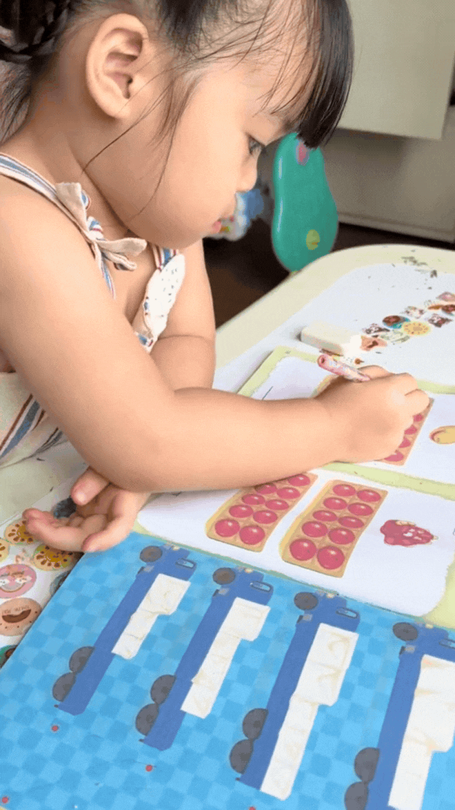 Con g&aacute;i Hoa hậu Đỗ Mỹ Linh học to&aacute;n, d&acirc;n t&igrave;nh trầm trồ &ldquo;100 cuộc gọi nhỡ từ văn ph&ograve;ng tuyển sinh Havard&rdquo;- Ảnh 2.