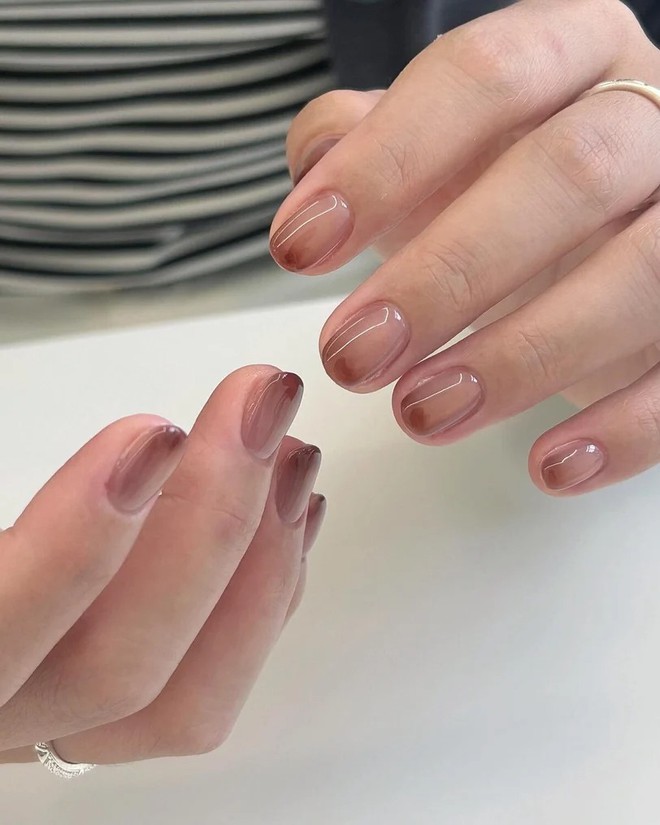 M&oacute;ng gel trong kiểu H&agrave;n: Xu hướng nail thu đ&ocirc;ng 2026 đẹp l&acirc;u, kh&ocirc;ng sợ lộ m&oacute;ng mọc - Ảnh 13.