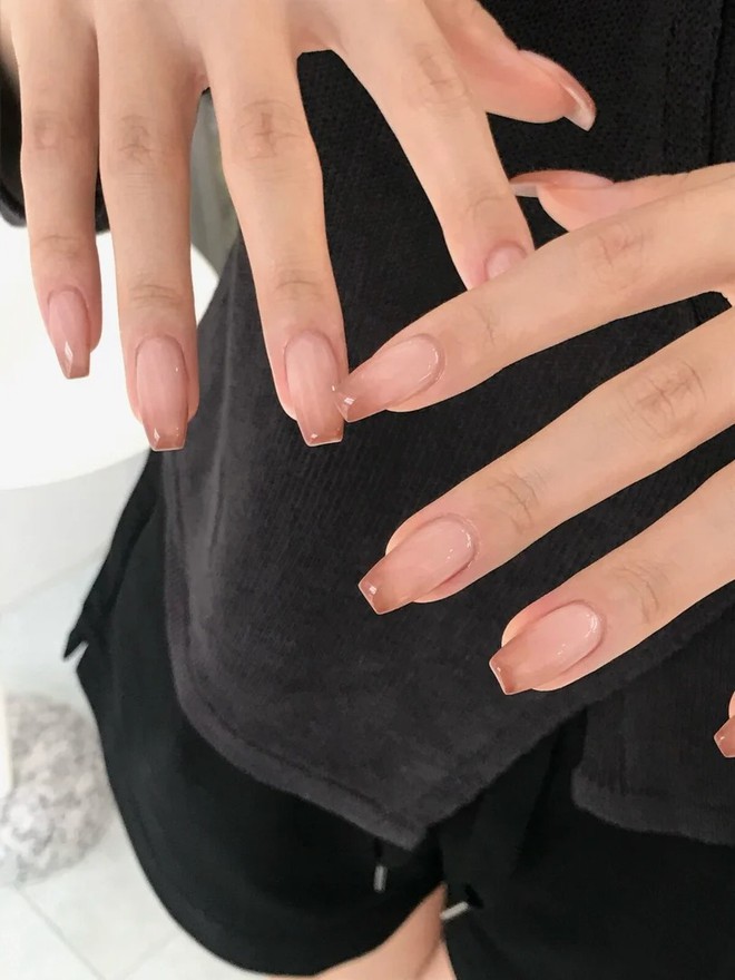 M&oacute;ng gel trong kiểu H&agrave;n: Xu hướng nail thu đ&ocirc;ng 2026 đẹp l&acirc;u, kh&ocirc;ng sợ lộ m&oacute;ng mọc - Ảnh 15.
