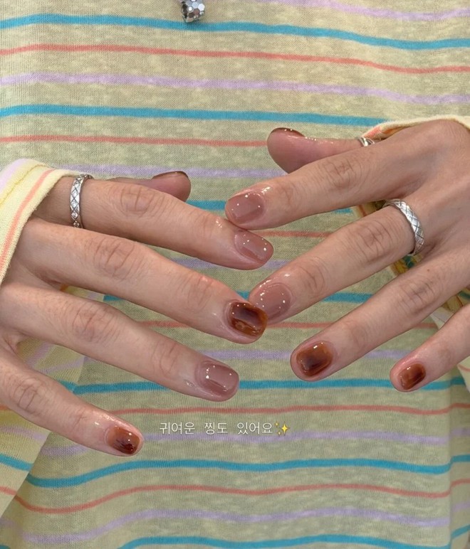 M&oacute;ng gel trong kiểu H&agrave;n: Xu hướng nail thu đ&ocirc;ng 2026 đẹp l&acirc;u, kh&ocirc;ng sợ lộ m&oacute;ng mọc - Ảnh 4.