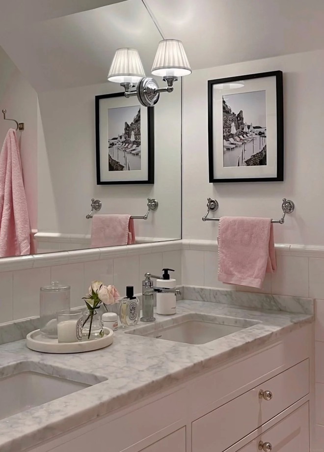 Căn nhà gam pastel của nữ thiết kế Thụy Điển không hề "bánh bèo": Nhiều màu nhưng vẫn sang đến từng chi tiết - Ảnh 10.