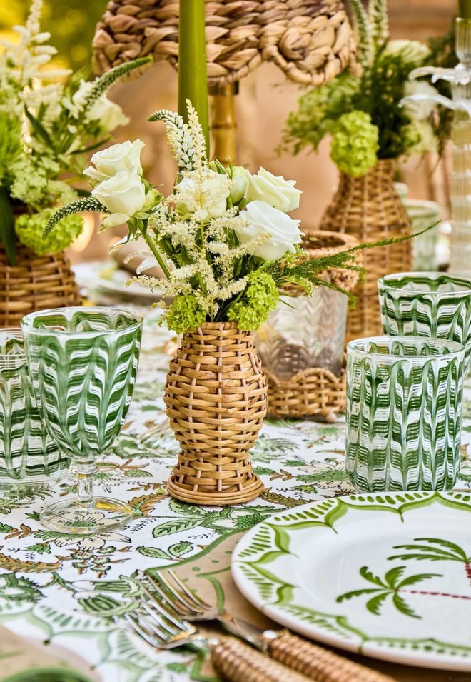 B&agrave;n ăn của nữ doanh nh&acirc;n Anh: Cầu kỳ, rực rỡ nhưng vẫn giữ nguy&ecirc;n cảm gi&aacute;c của một m&aacute;i nh&agrave; - Ảnh 16.