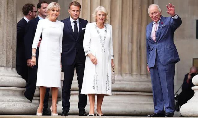 Vương hậu Camilla v&agrave; m&agrave;n &ldquo;mặc lại đồ cũ&rdquo; đầy tinh tế: Ở tuổi 79, b&agrave; chứng minh kh&iacute; chất quan trọng hơn việc li&ecirc;n tục đổi mới tủ đồ - Ảnh 2.