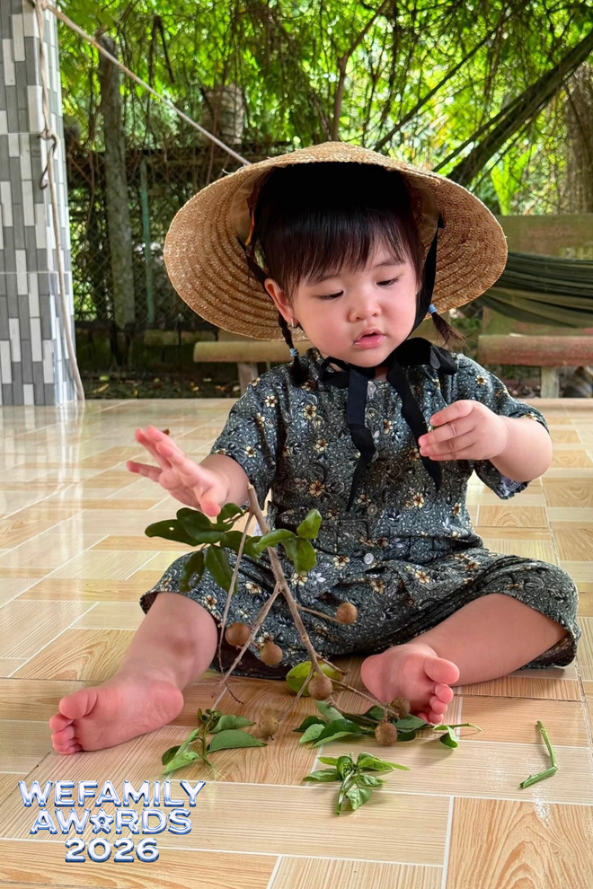 C&aacute;ch Puka dạy con g&aacute;i khiến nhiều mẹ bỉm th&iacute;ch th&uacute;: Kh&ocirc;ng &aacute;p đặt, ki&ecirc;n nhẫn uốn nắn từ những điều nhỏ nhất - Ảnh 4.
