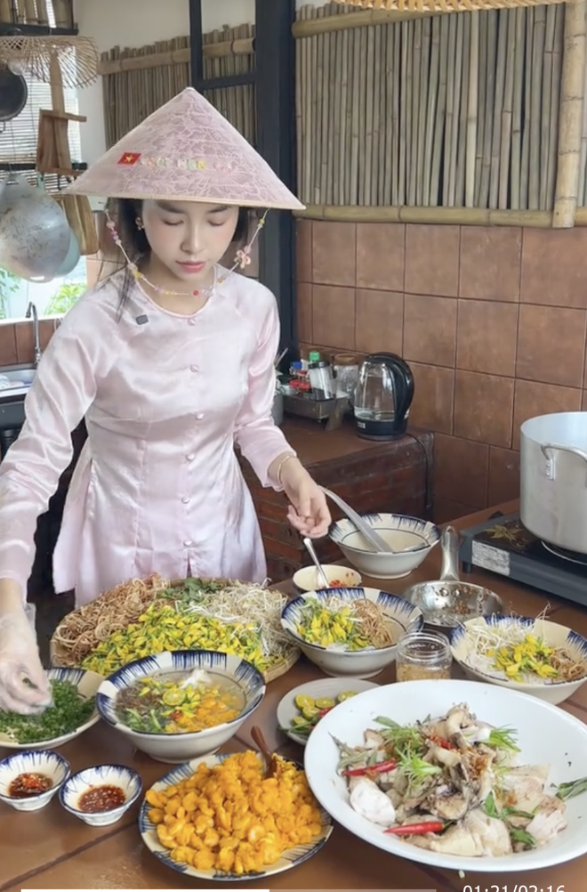 Căn nh&agrave; gia đ&igrave;nh chồng tặng &Aacute; hậu Thu&yacute; An  - Ảnh 9.