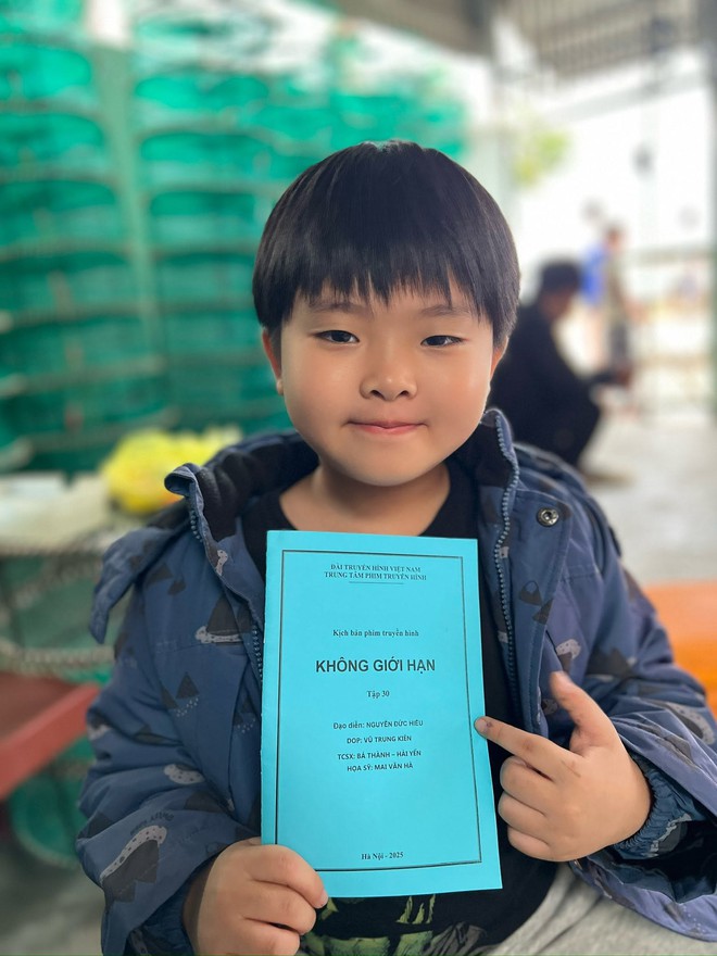 Koka Bình Nguyễn: Hotkid 6 tuổi góp mặt nhiều phim giờ vàng, profile đa tài từ màn ảnh đến sàn diễn- Ảnh 2.
