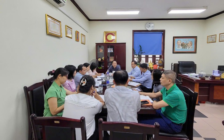 Toàn cảnh buổi làm việc của đồng chí Nguyễn Toàn Thắng - Bí thư Chi bộ, Tổng Biên tập Tạp chí Thanh niên trao đổi với lãnh đạo Cục Phổ biến, giáo dục pháp luật - Bộ Tư pháp. Toàn cảnh buổi làm việc của đồng chí Nguyễn Toàn Thắng - Bí thư Chi bộ, Tổng Biên tập Tạp chí Thanh niên trao đổi với lãnh đạo Cục Phổ biến, giáo dục pháp luật - Bộ Tư pháp.