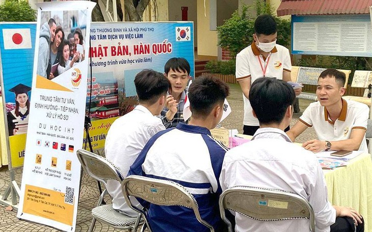 Trung tâm Dịch vụ việc làm Phú Thọ tư vấn, giới thiệu việc làm cho người lao động tại sàn lao động việc làm.