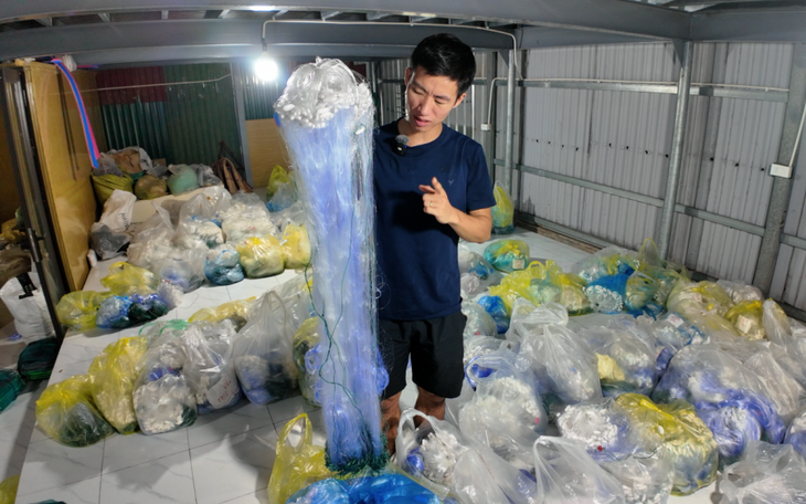 Anh Đinh Ngọc Trung một con người đầy tâm huyết trong việc sản xuất và phát triển các sản phẩm nghề chài lưới.