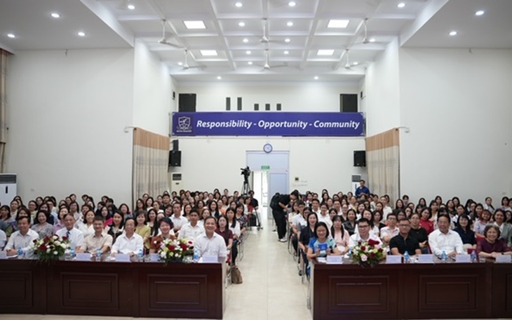 Quang cảnh Hội thảo khoa học quốc gia “Ứng dụng Trí tuệ nhân tạo trong Kiểm tra và Đánh giá Ngoại ngữ” do Trường Đại học Ngoại ngữ, Đại học Quốc gia Hà Nội tổ chức.