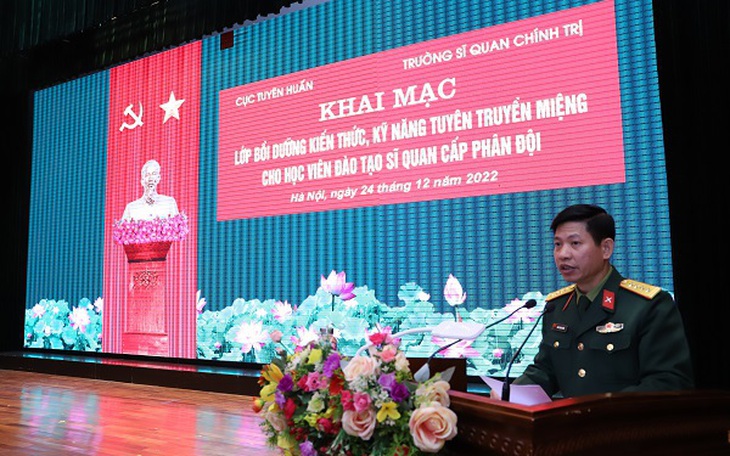 Trường Sĩ quan Chính trị phối hợp với Phòng Báo cáo viên, Cục tuyên huấn tổ chức Lớp bồi dưỡng kỹ năng tuyên truyền miệng