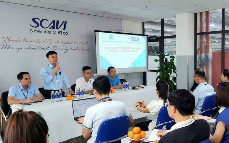Tuyên truyền, phổ biến chính sách bảo hiểm xã hội, bảo hiểm y tế và bảo hiểm thất nghiệp cho người lao động tại doanh nghiệp. (Ảnh minh họa)