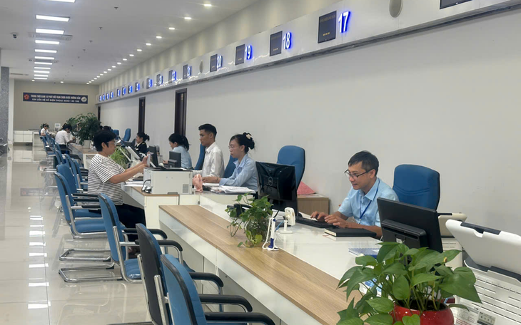 Trung tâm Phục vụ Hành chính công tỉnh Quảng Ninh - nơi giải quyết thủ tục hành chính được tối ưu hóa nhờ đẩy mạnh chuyển đổi số và khai thác hiệu quả dữ liệu. Ảnh: Phan Yến