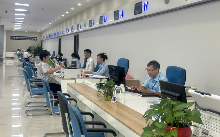 Trung tâm Phục vụ Hành chính công tỉnh Quảng Ninh - nơi giải quyết thủ tục hành chính được tối ưu hóa nhờ đẩy mạnh chuyển đổi số và khai thác hiệu quả dữ liệu. Ảnh: Phan Yến