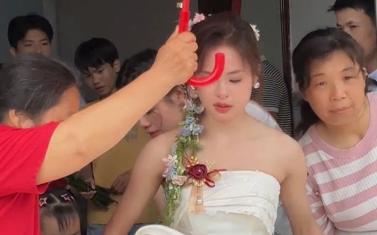 edit-tai-xuong-4-1750517435268636313348-0-0-369-591-crop-17505174405801293133258.jpeg