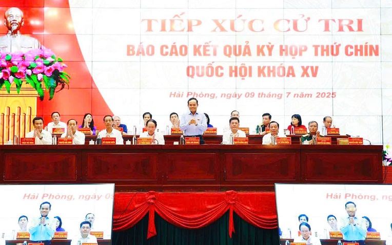 Đồng chí Trần Lưu Quang, Bí thư Trung ương Đảng, Trưởng Ban Chính sách và Chiến lược Trung ương cùng các đại biểu Quốc hội thành phố Hải Phòng đã có buổi tiếp xúc cử tri để báo cáo kết quả Kỳ họp thứ 9, Quốc hội khóa XV. Đồng chí Trần Lưu Quang, Bí thư Trung ương Đảng, Trưởng Ban Chính sách và Chiến lược Trung ương cùng các đại biểu Quốc hội thành phố Hải Phòng đã có buổi tiếp xúc cử tri để báo cáo kết quả Kỳ họp thứ 9, Quốc hội khóa XV.