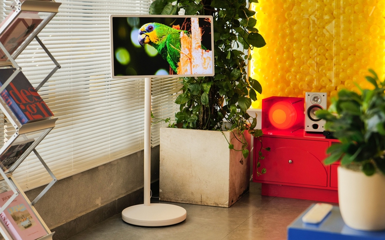 Trải nghiệm LG StanbyME 2: TV “biết đi” đã qua, giờ là thời của TV "lẽo đẽo theo bạn”- Ảnh 1.