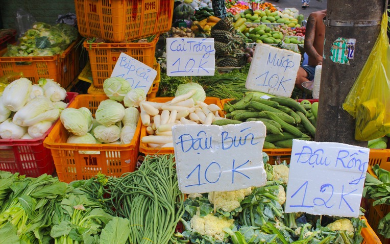 5 loại rau nhiều canxi hơn sữa, b&aacute;n la liệt ở chợ Việt- Ảnh 1.