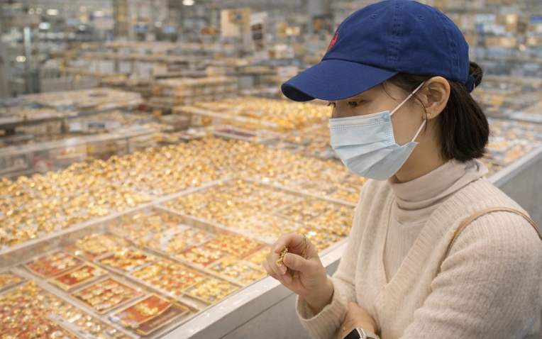 Nhiều người mới mua v&agrave;ng thường bỏ qua ch&ecirc;nh lệch quan trọng v&agrave; họ lỗ- Ảnh 1.