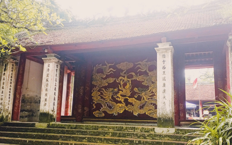 Nghi môn Đền Và