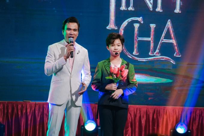 Phong Thiên được danh ca Ngọc Sơn "giao trọng trách" trong liveshow tại Đài Loan- Ảnh 2.