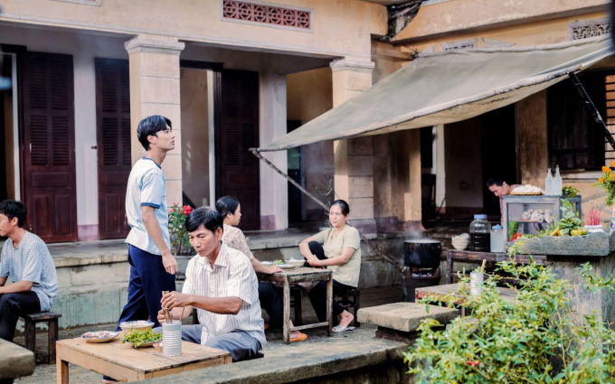 Đạo diễn Phan Gia Nhật Linh: "Được nhà văn Nguyễn Nhật Ánh ủng hộ, tôi làm phim với tâm thế rất thoải mái"- Ảnh 1.