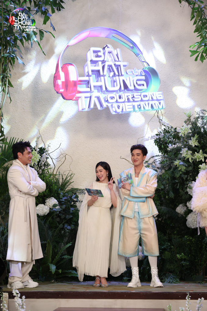 Lê Dương Bảo Lâm cosplay Thu Minh, "phổng mũi" khi được diva Thanh Lam khen ngợi giọng hát- Ảnh 5. Lê Dương Bảo Lâm cosplay Thu Minh, "phổng mũi" khi được diva Thanh Lam khen ngợi giọng hát- Ảnh 5.