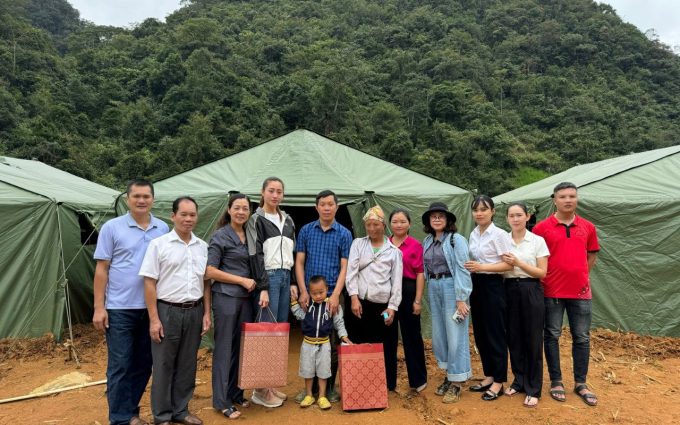 Lương Thùy Linh giúp đỡ người dân thiệt hại sau bão, nhận bảo trợ 2 em bé mất cả cha lẫn mẹ ở Cao Bằng- Ảnh 6.