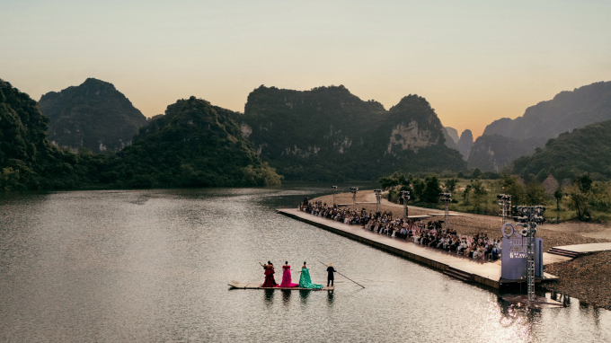 Dàn thí sinh "Miss Cosmo" khoe nhan sắc, trình diễn thời trang tại đảo Khê Cốc, Ninh Bình- Ảnh 1.